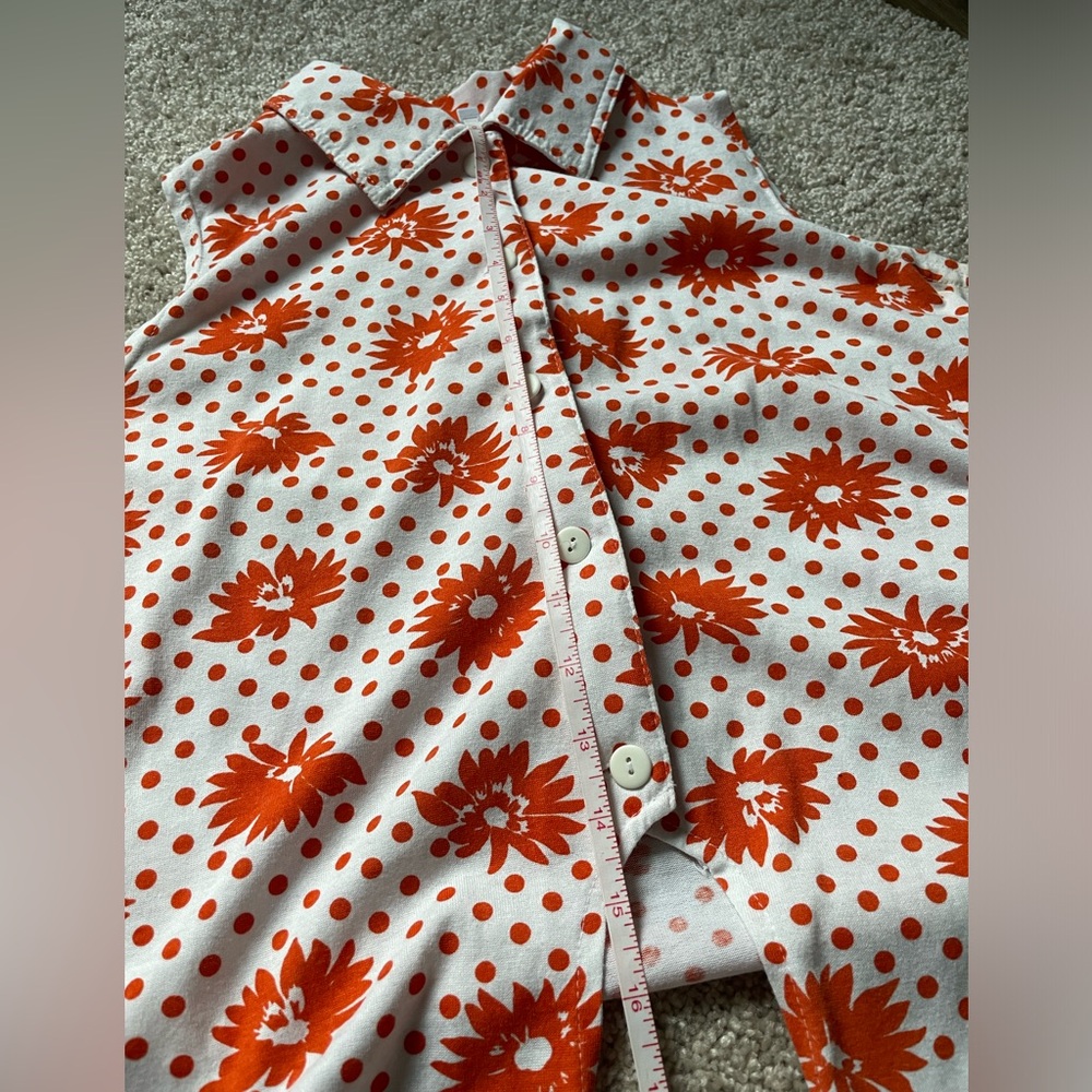 Vintage Floral Sleeveless Tie-Front Top - Red and White - Picture 7 of 16